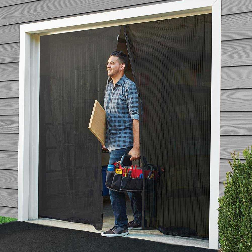 Magic Mesh Garage Hands-Free Screen Door