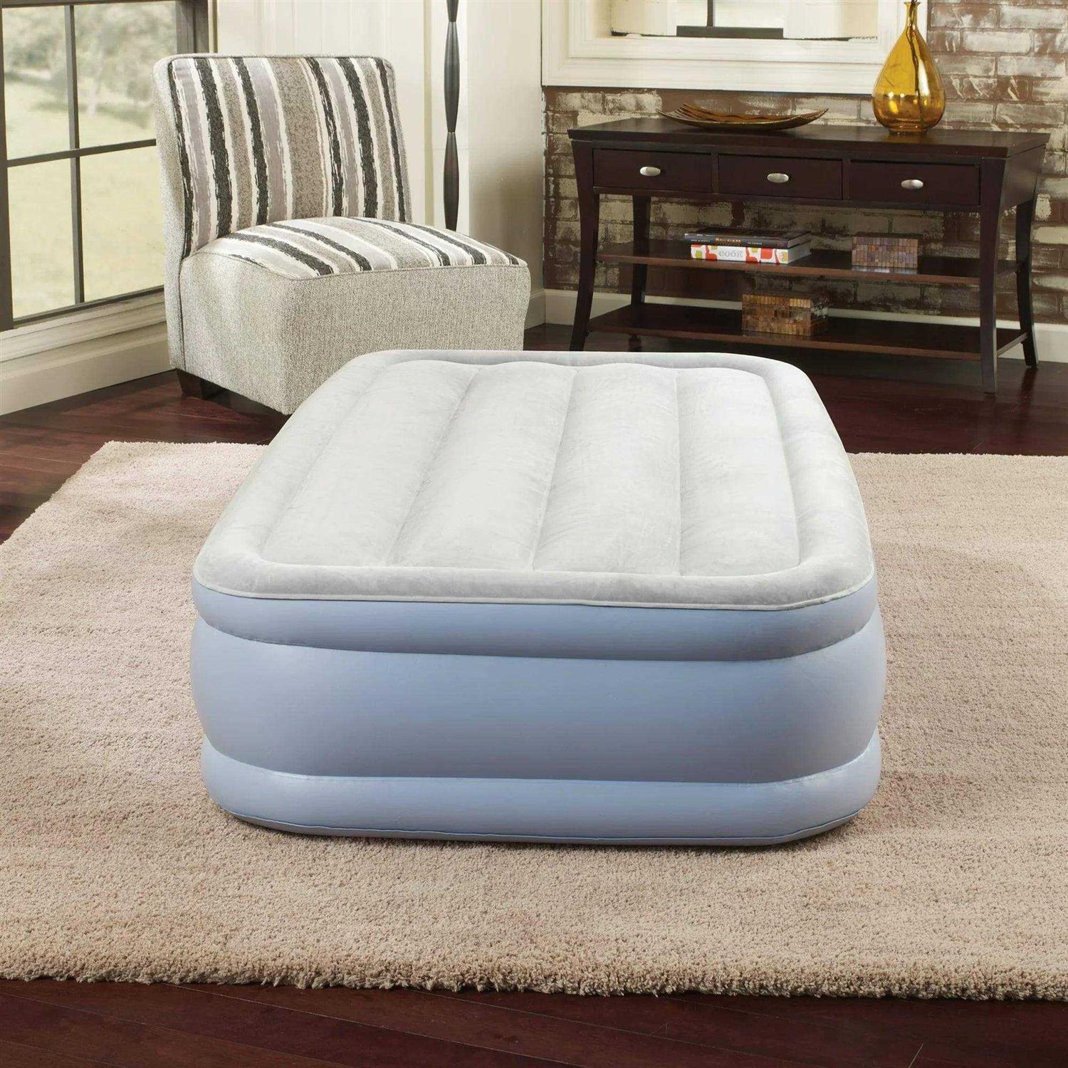 Beautyrest Hi Loft Air Mattress with Pump - Image 4