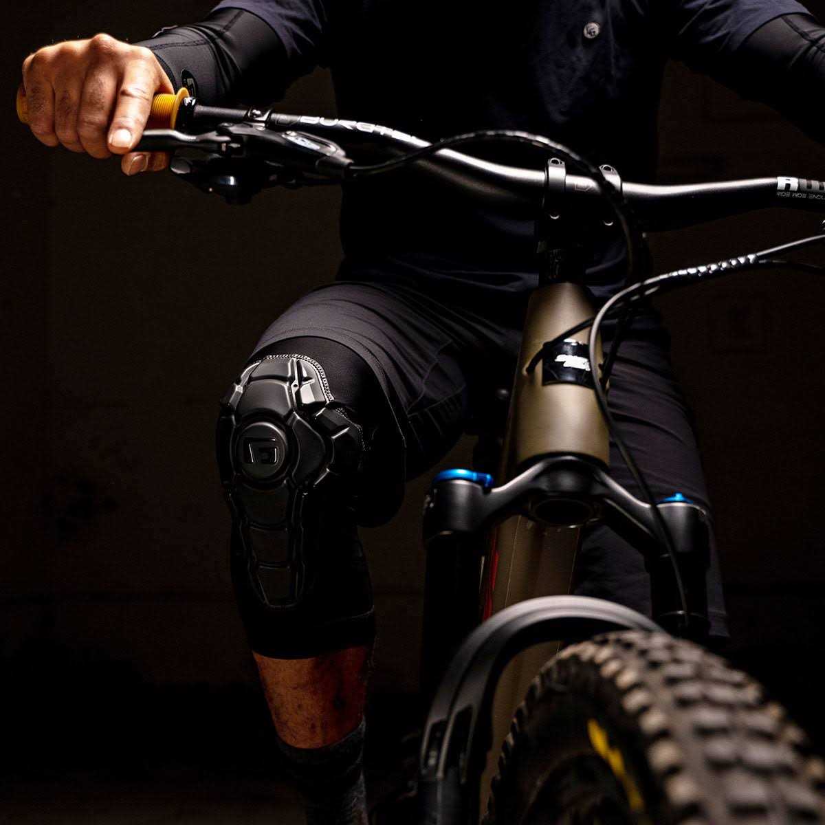 G-Form Pro X3 Knee Guards - Image 2
