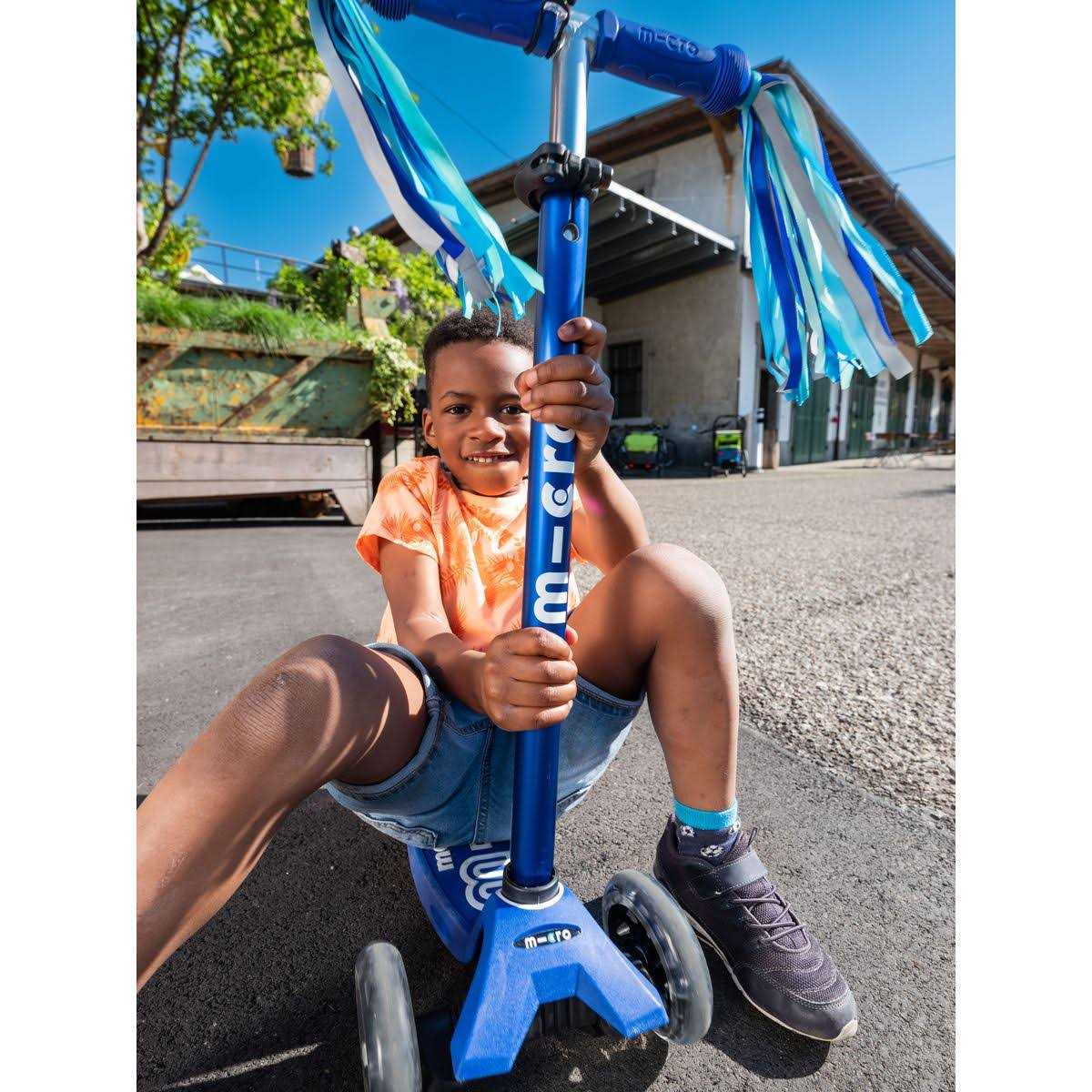 Maxi Deluxe Micro Scooter LED - Image 2