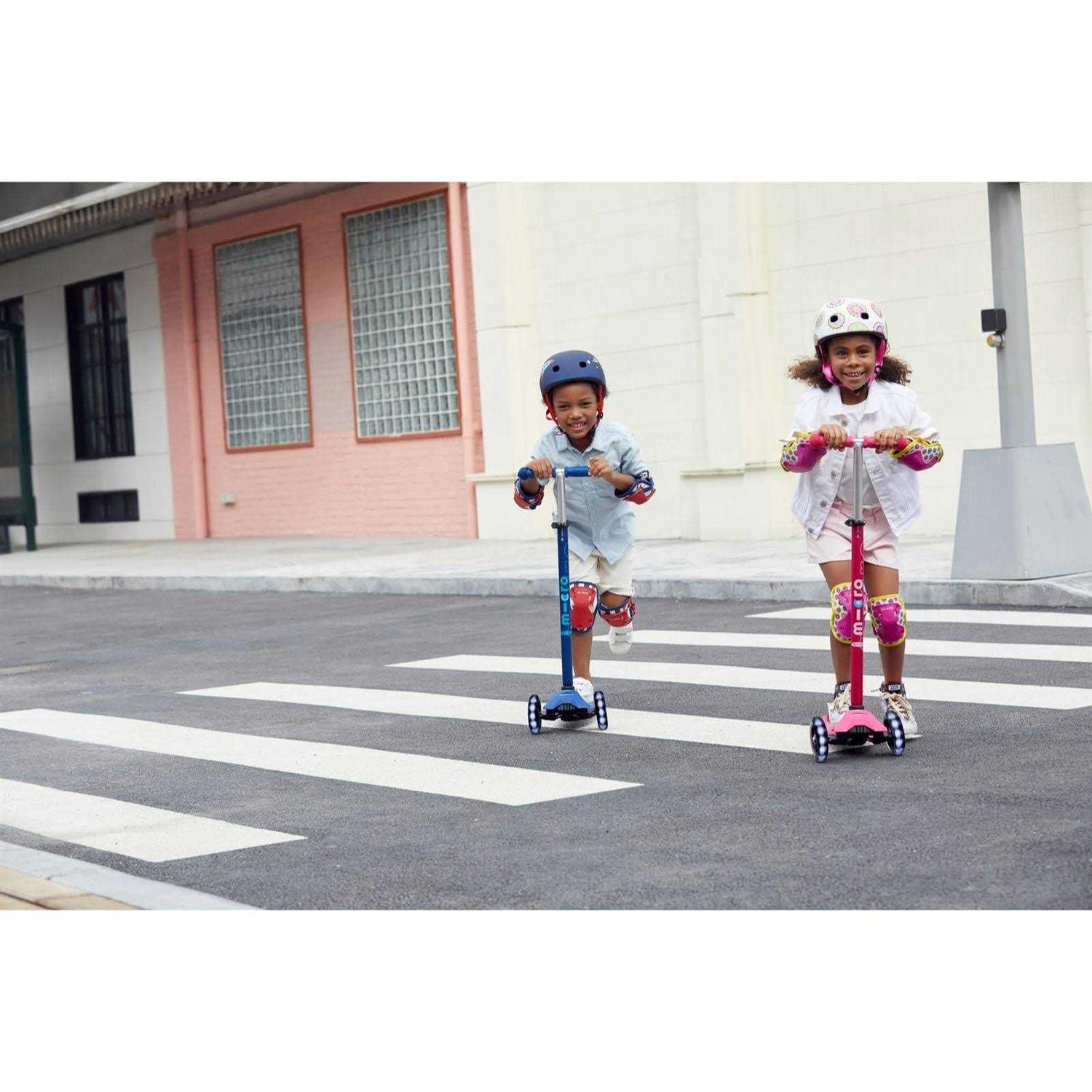 Maxi Deluxe Micro Scooter LED - Image 5