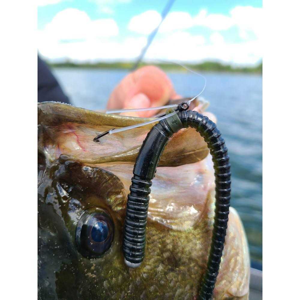 VMC Weedless Neko Hook - Image 3