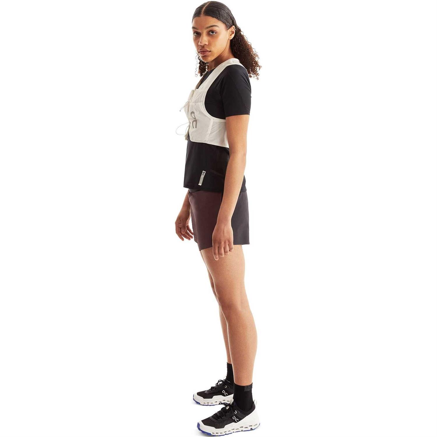 On Ultra Vest Black - Image 4