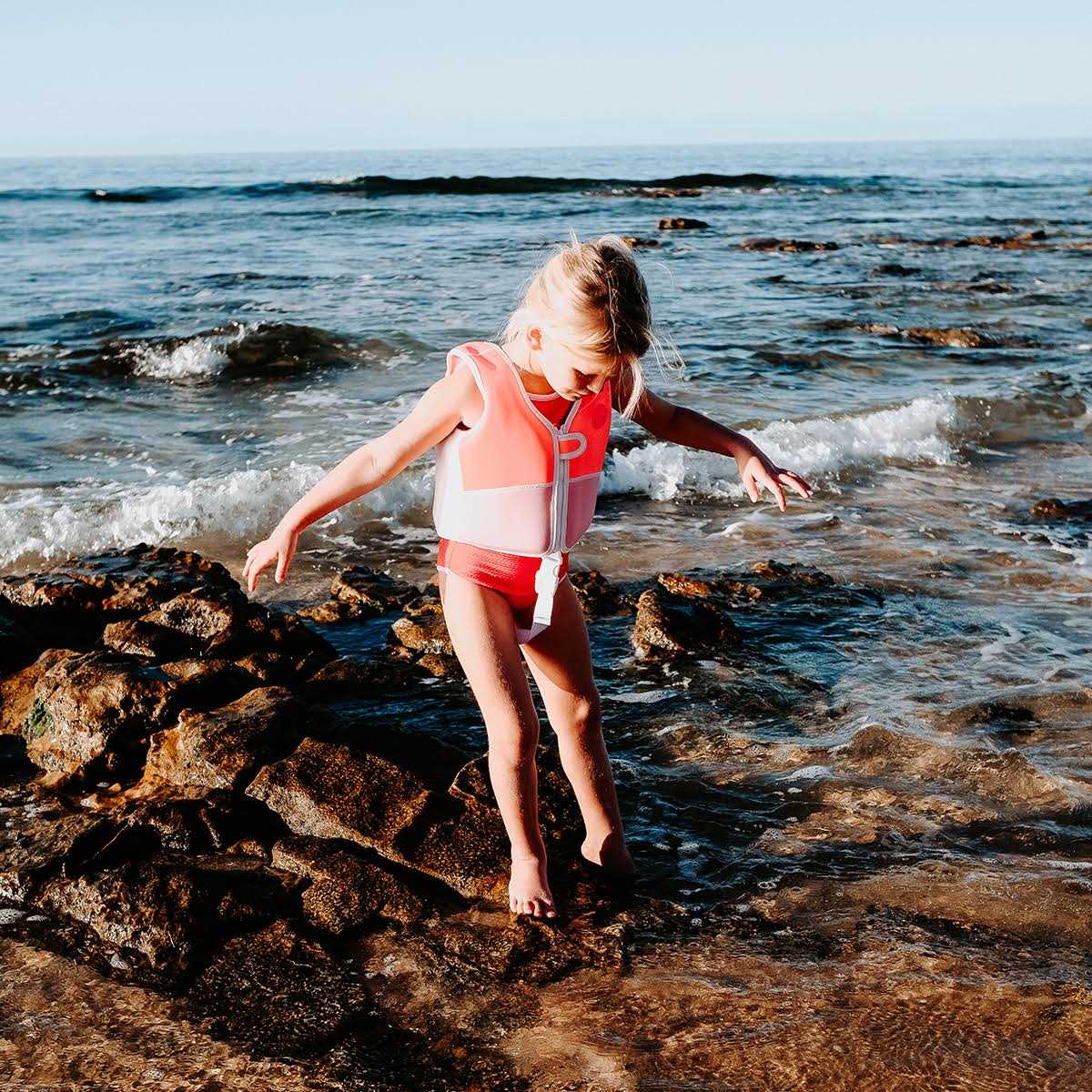 Sunnylife Swim Vest Princess Swan Buttercup - Image 3