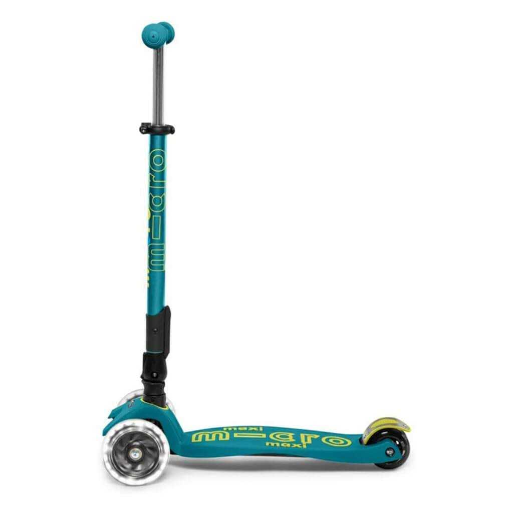 Scooter Maxi Micro Deluxe LED Foldable - Image 3