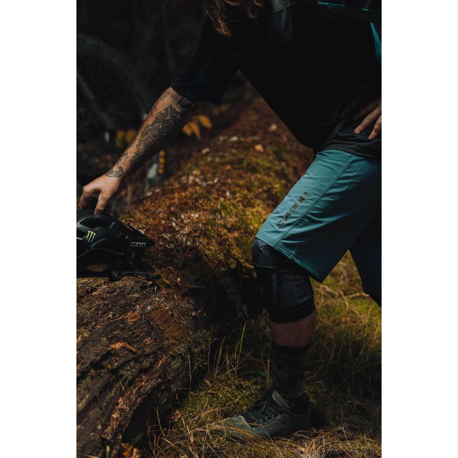 Dakine Slayer Knee - Image 2