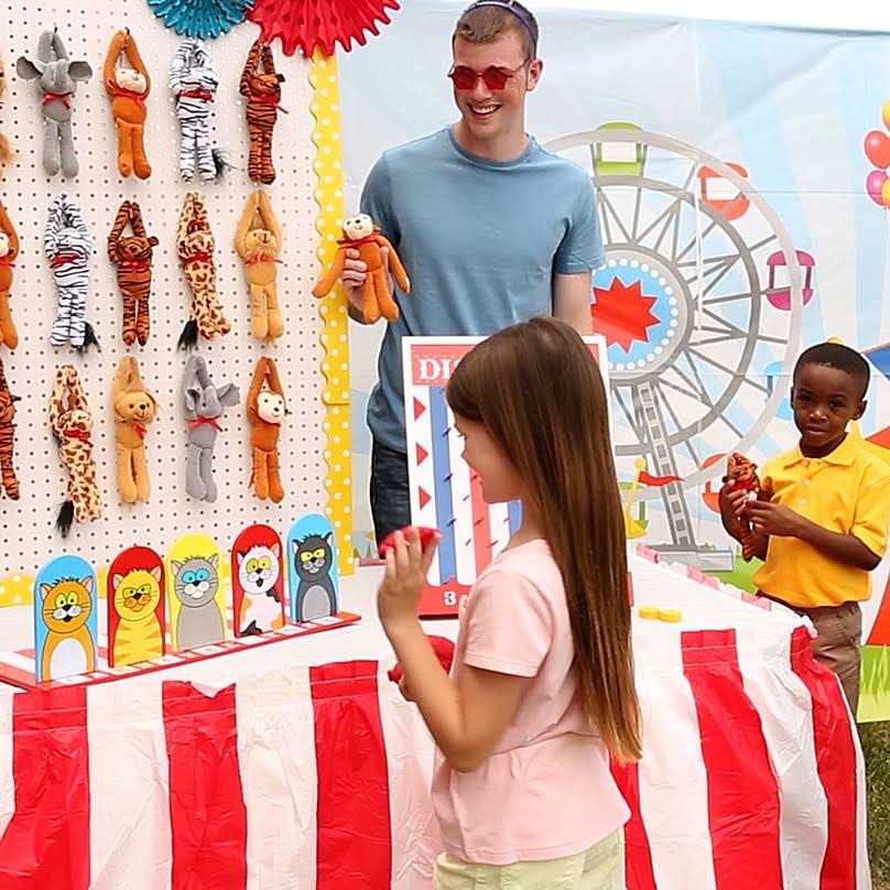 Carnival Cat Bean Bag Toss Game - Image 4