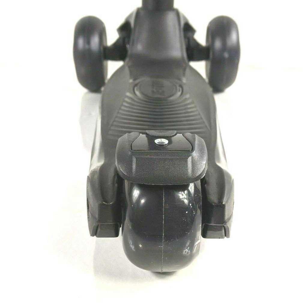 Allek Kick Scooter B03 Lean N Glide 3-Wheeled Push Scooter with Extra Wide PU Light-Up Wheels - Image 3