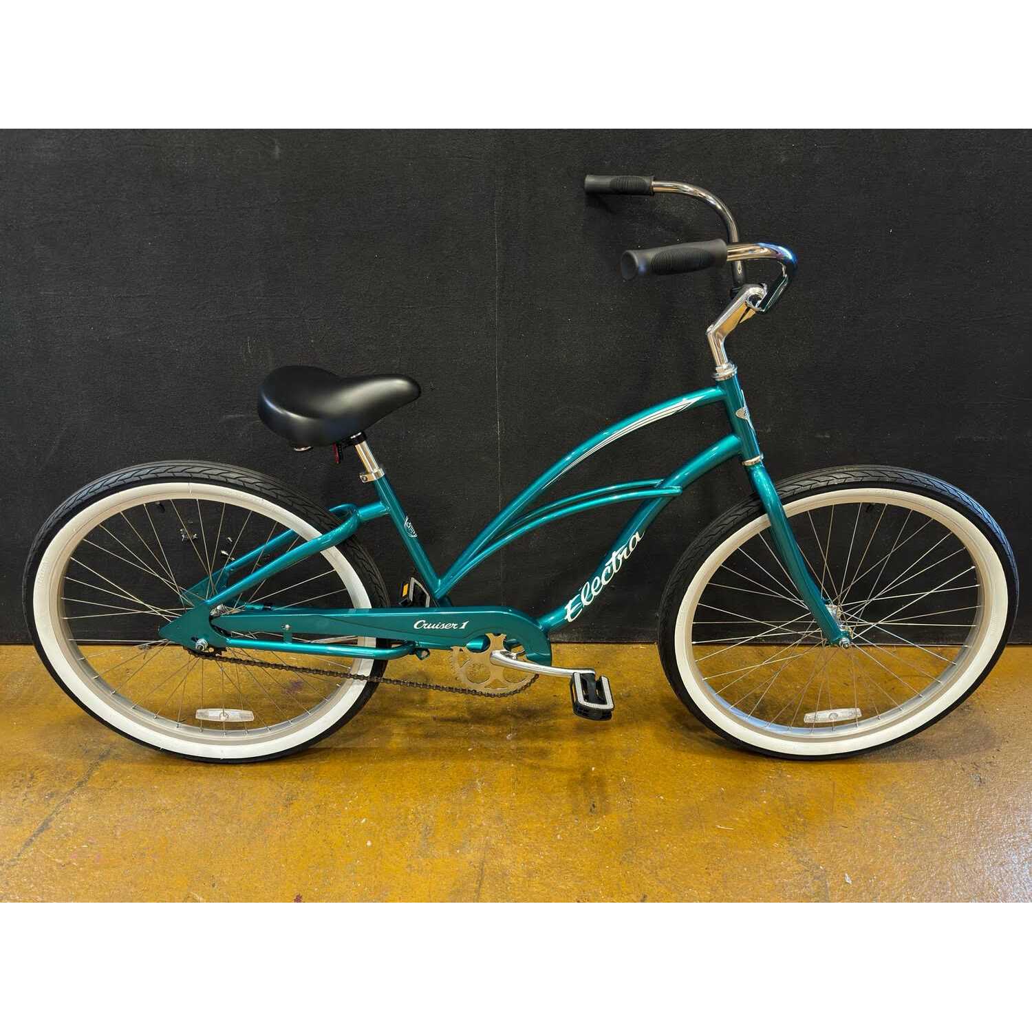 Electra Cruiser 1 Step-Thru - Image 5