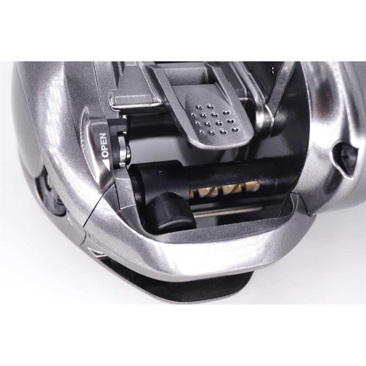 Shimano Chronarch MGL Casting Reel - Image 2