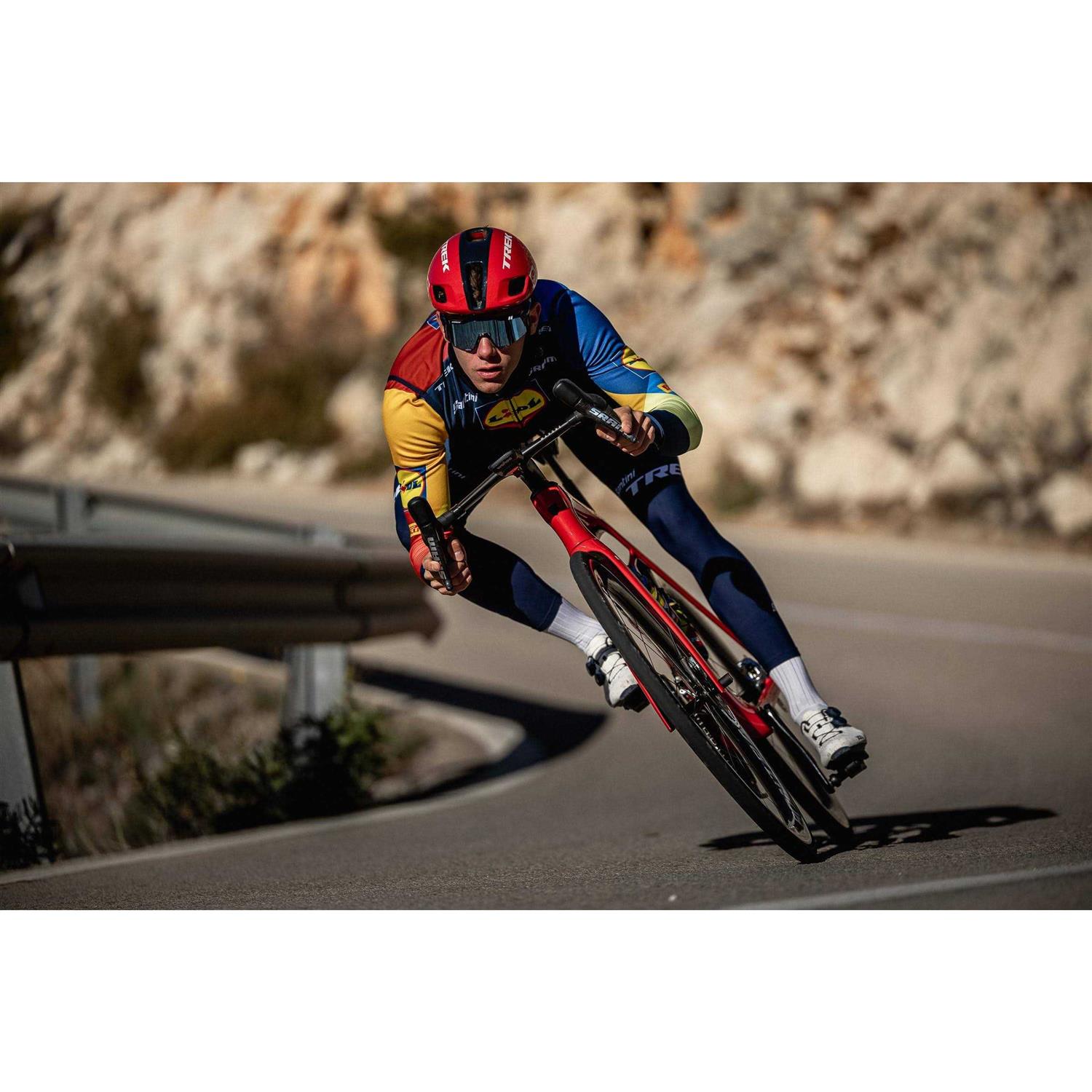Pirelli P ZERO Road Tire - Image 3