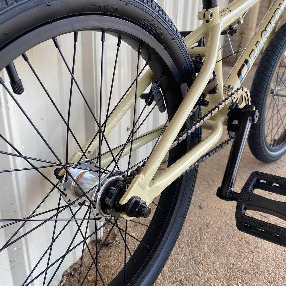 Eastern Bikes Lowdown BMX Bike - Image 4