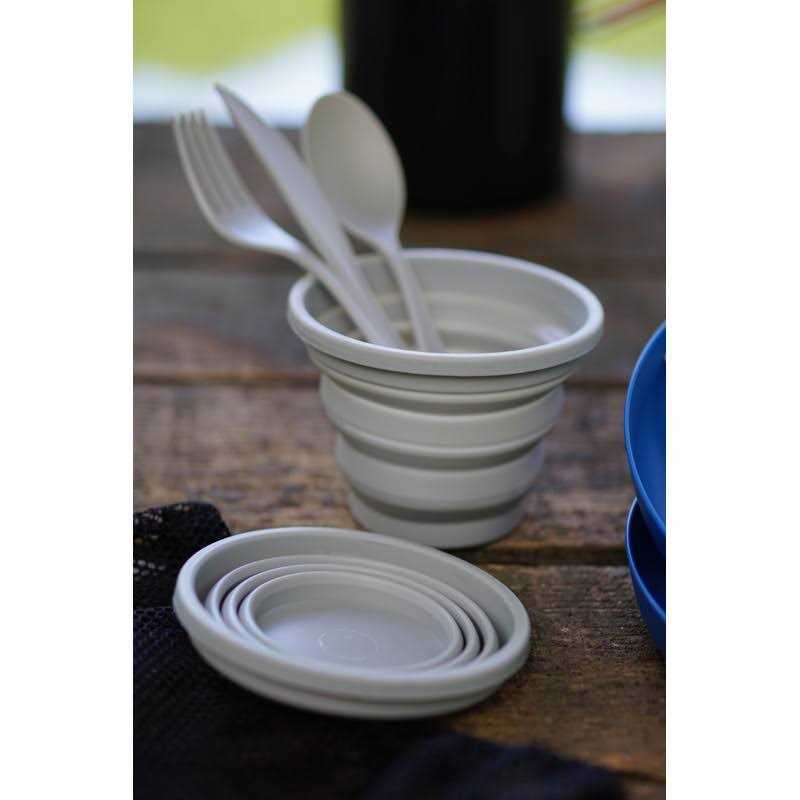 Ozark Trail 4-Person Table Set with Plates - Image 2