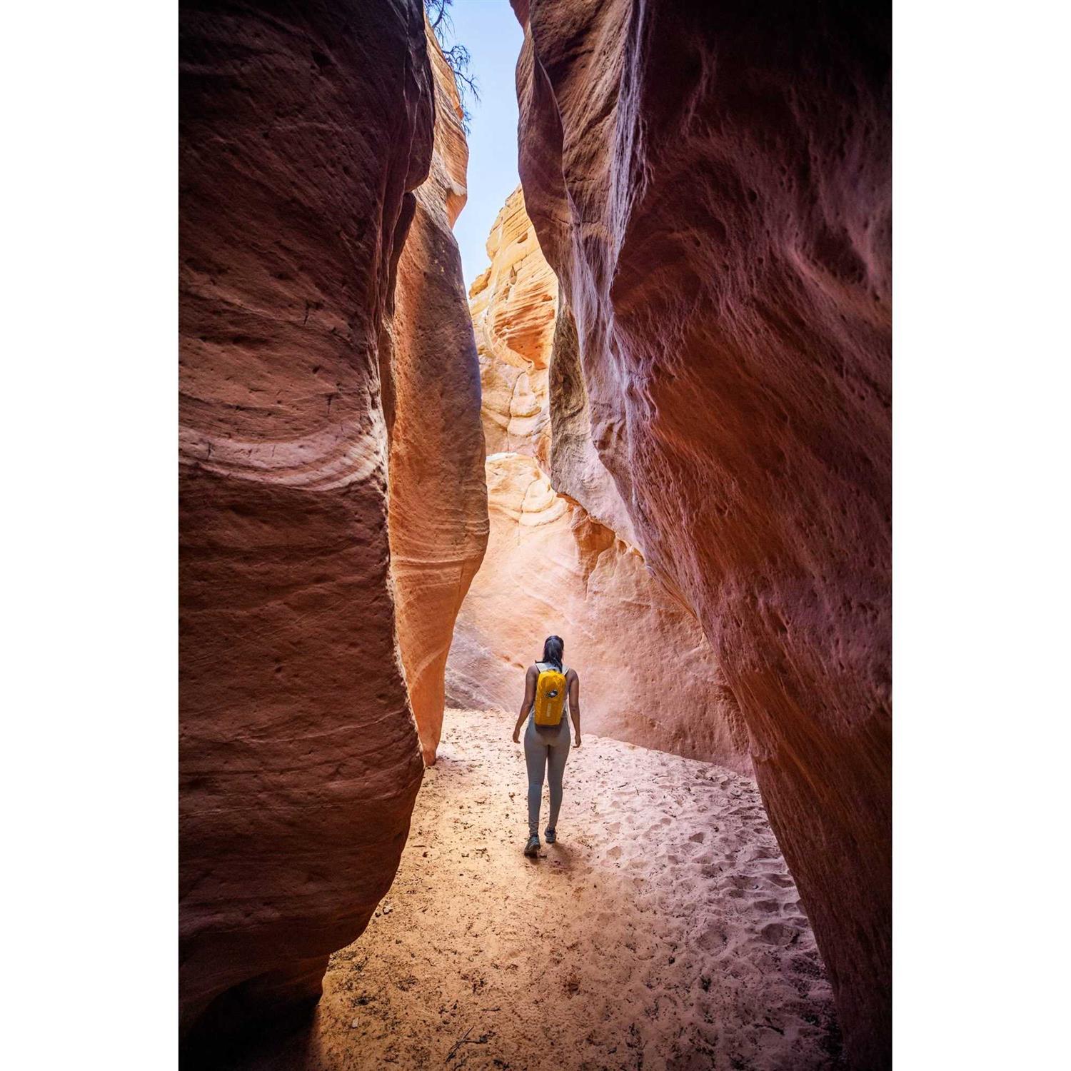Alternative view of CamelBak Arete 14 Hydration Pack
