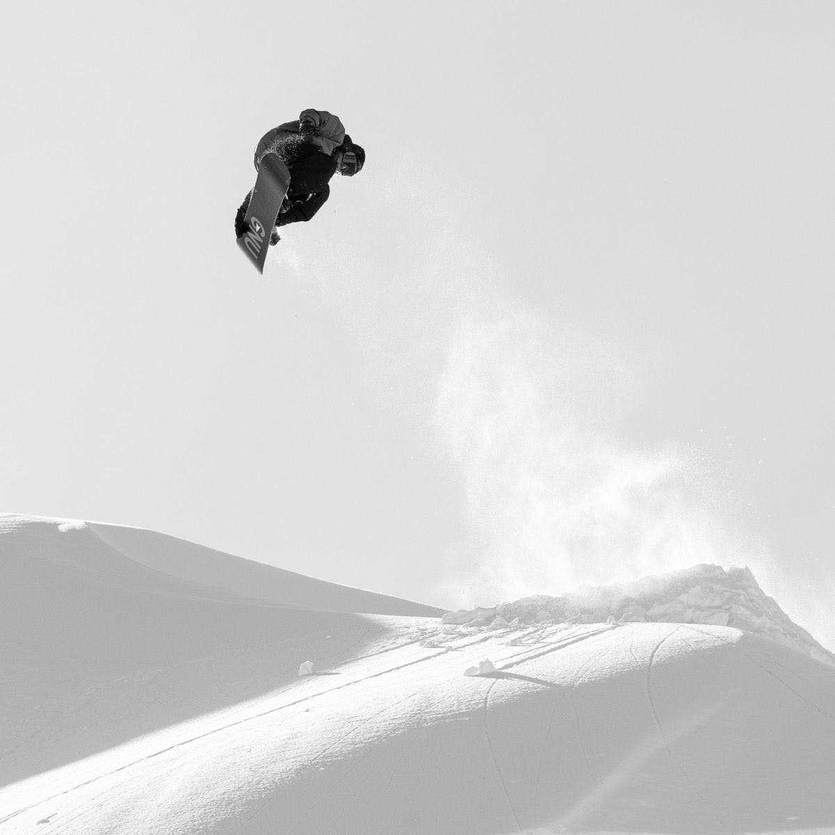 GNU Banked Country Snowboard - Image 3