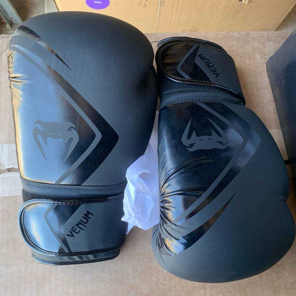 Venum Boxing Gloves Contender 2.0 - Image 4