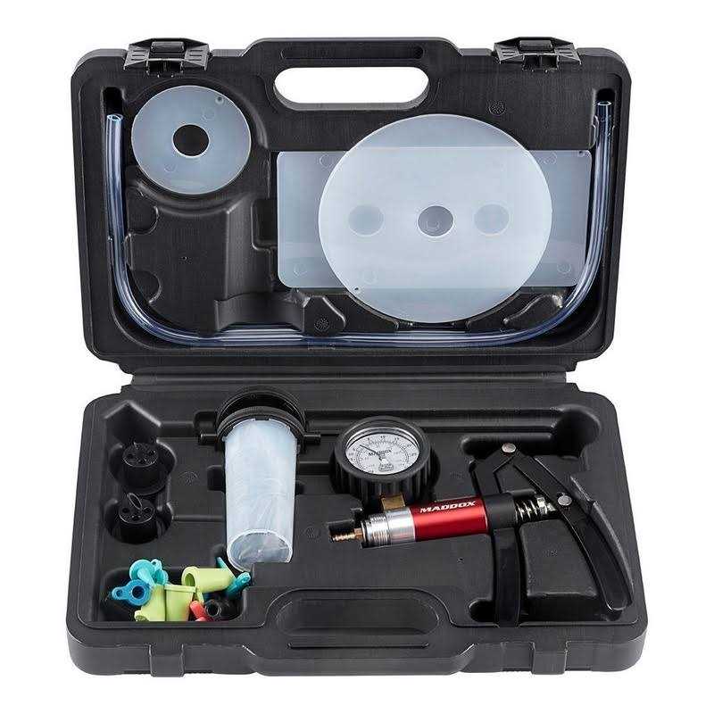 Maddox Dual Vacuum/Pressure Hand Pump Kit - Image 2