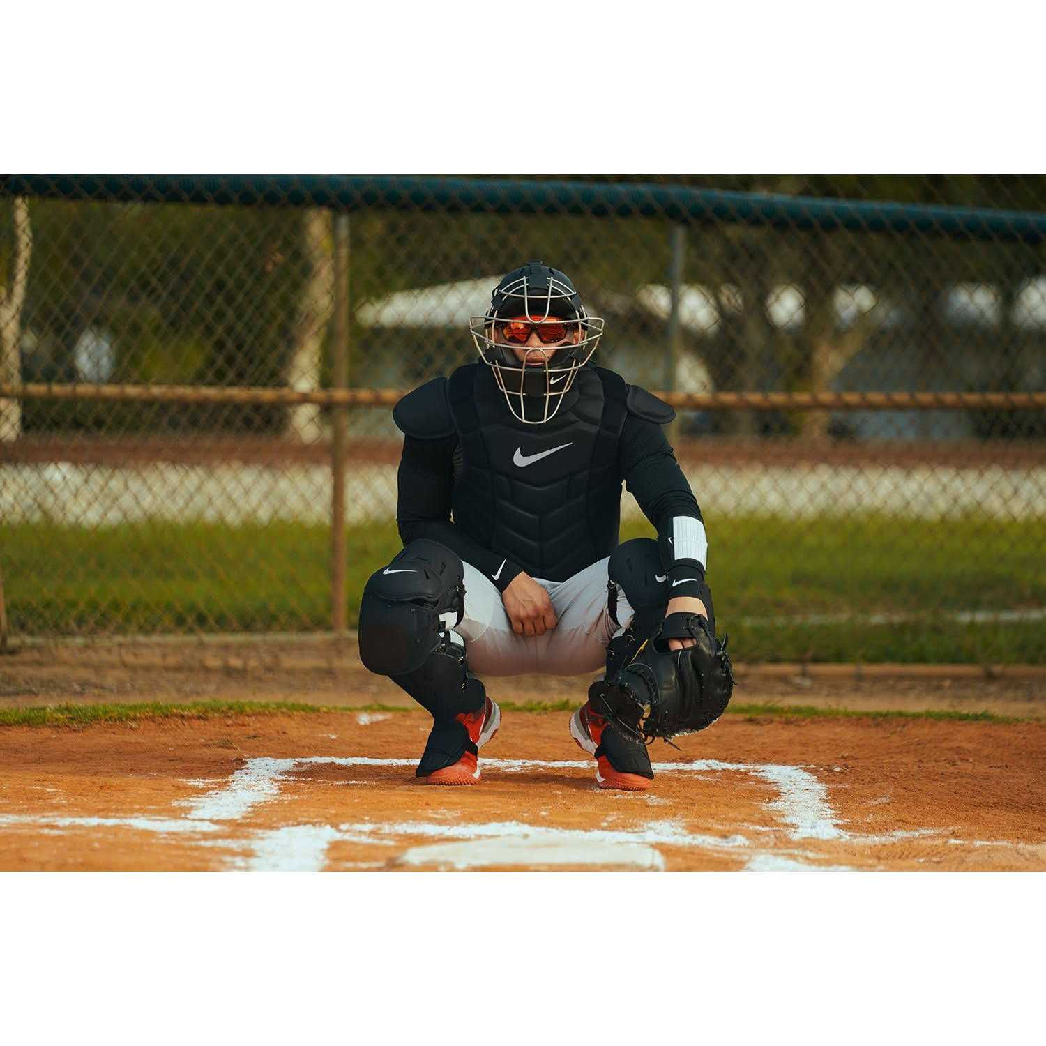 Nike Diamond Elite Baseball Chest Protector - Image 3
