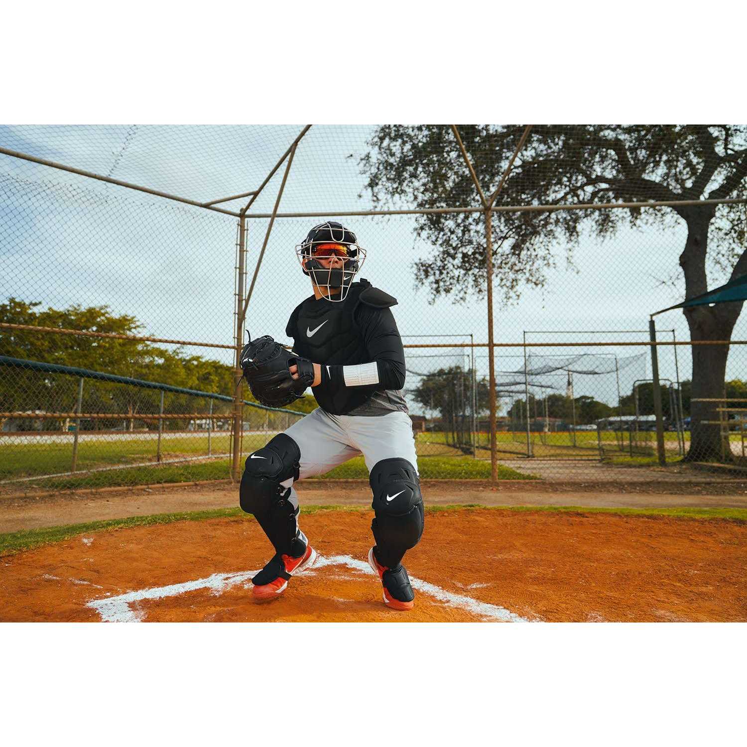Nike Diamond Elite Baseball Chest Protector - Image 4