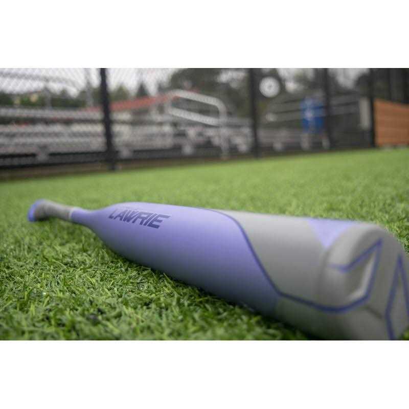 Axe Danielle Lawrie Fastpitch Softball Bat - Image 4