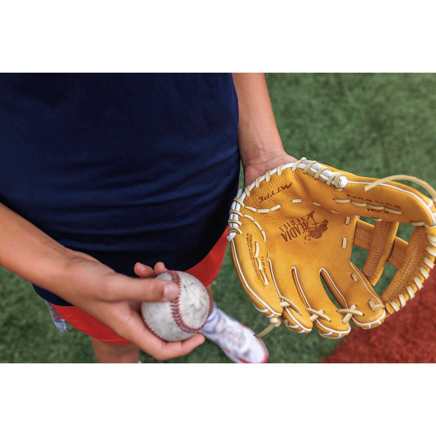 Marucci Acadia M Type 42A2 Baseball Glove - Image 2