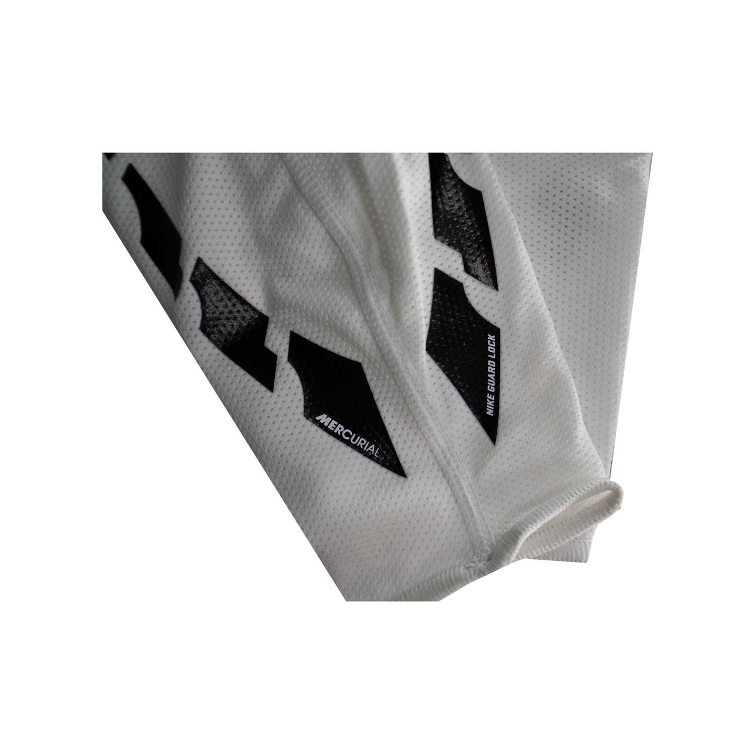 Nike Guard Lock Elite Sleeves - Image 5