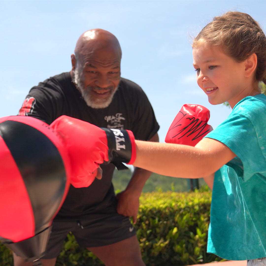 Mike Tyson Kids Boxing Set - Image 5