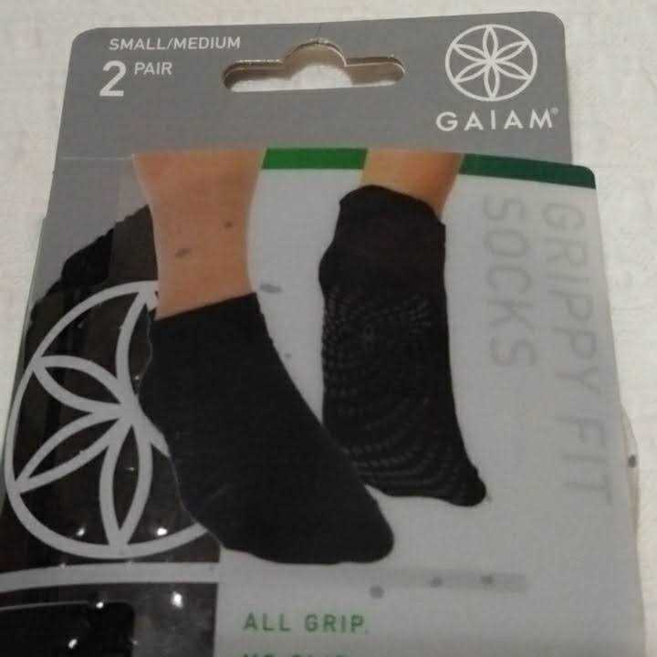 Gaiam Gripppy Fit Athletic Socks 2pk - Image 5