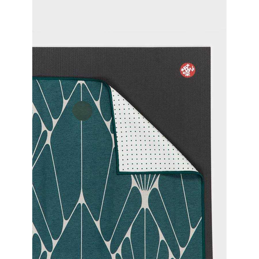 Manduka Repreve Yogitoes Yoga Mat Towel - Image 4